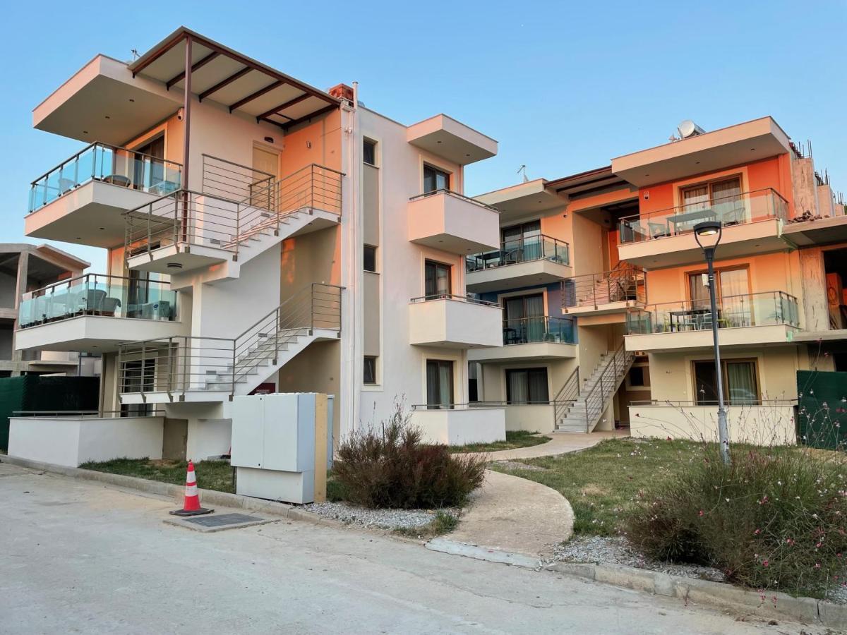 Ofrynio Deluxe Apartments Ofrinion Exterior photo