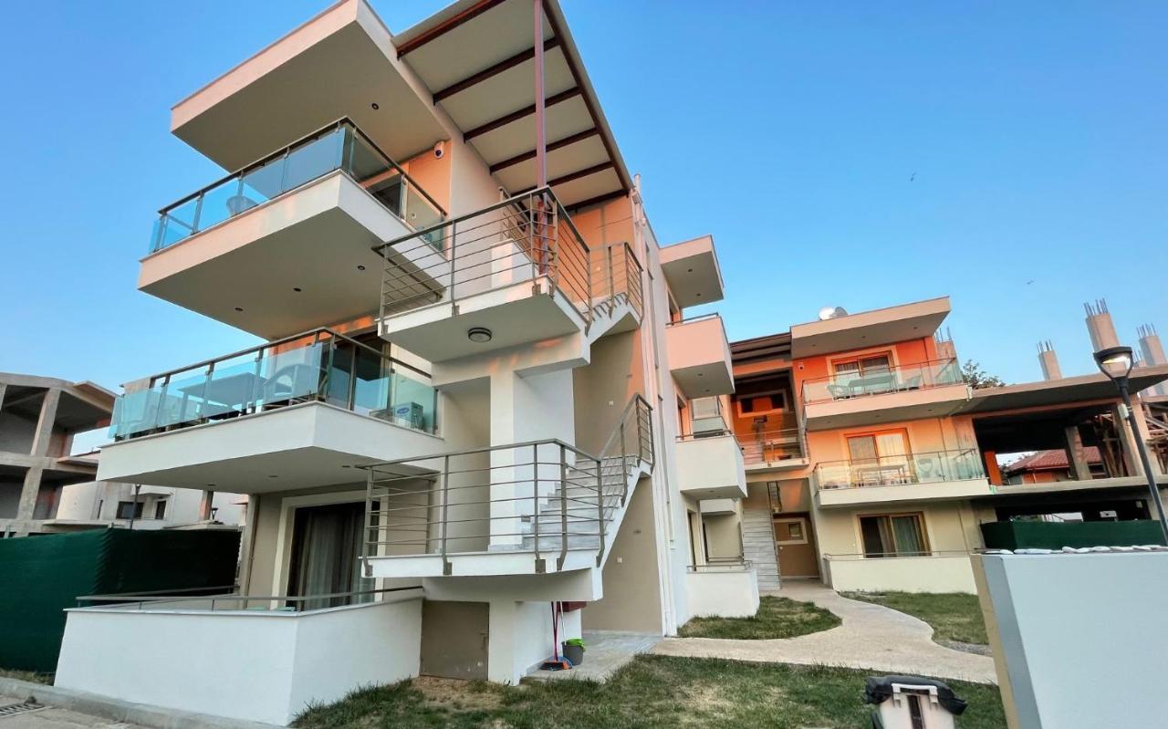 Ofrynio Deluxe Apartments Ofrinion Exterior photo