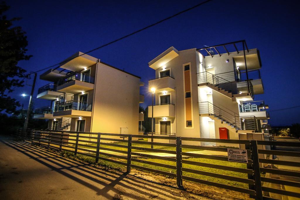 Ofrynio Deluxe Apartments Ofrinion Exterior photo